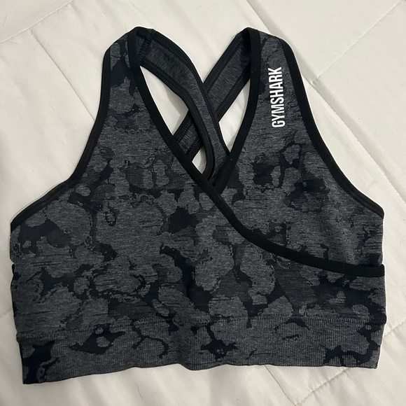 Gymshark Tops - Gymshark Adapt Camo Seamless Sports Bra - Black